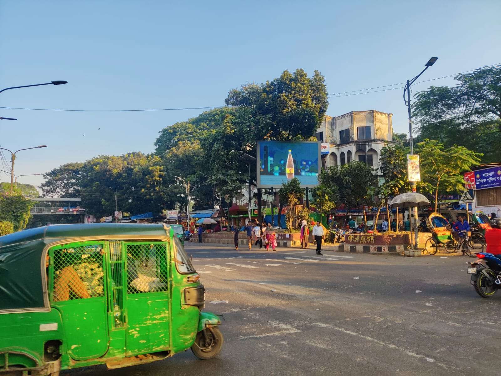 This is a feature photo of the LED Billboard in Shahbag Circle owned by Brand Vibe Ltd.